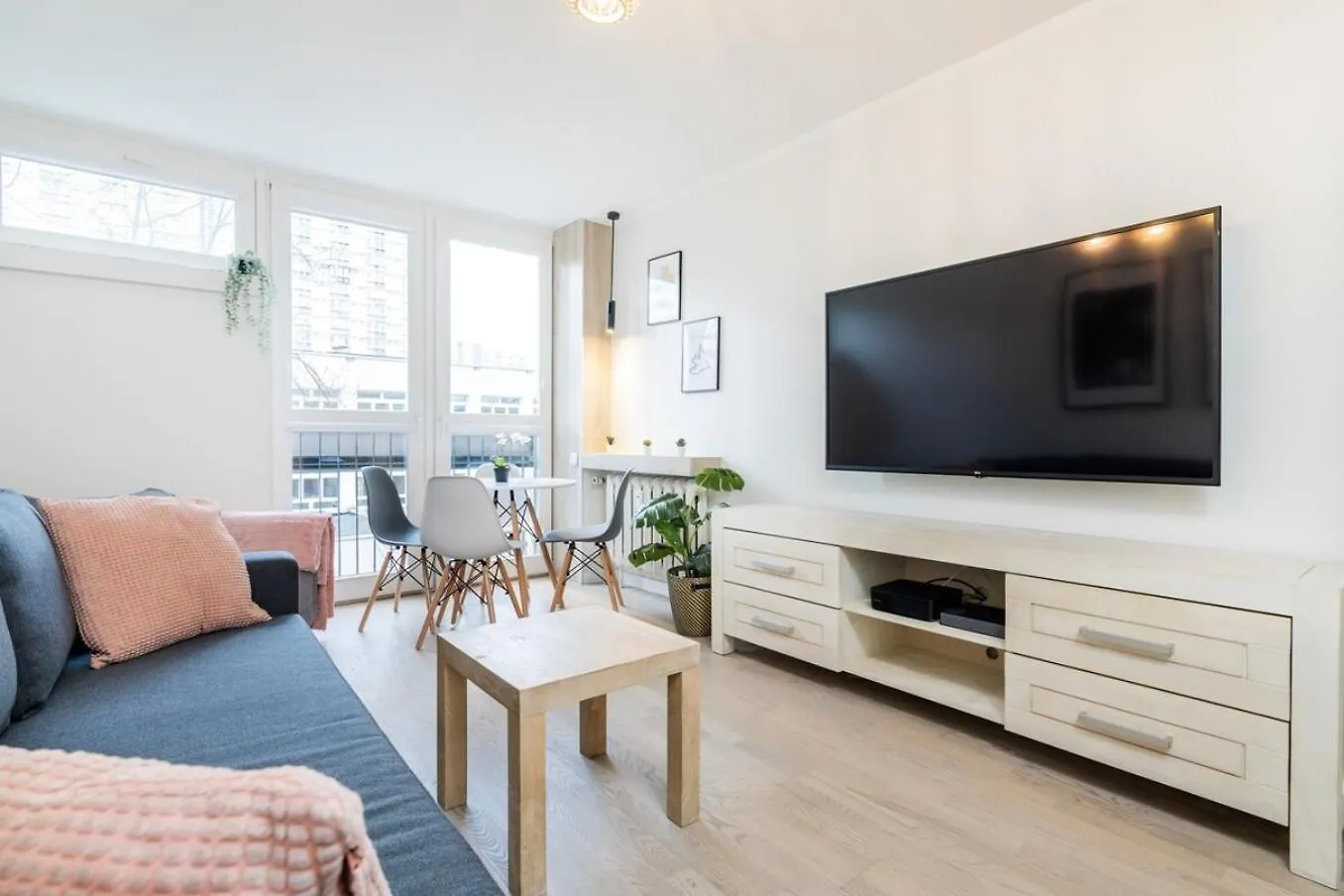 ורשה Toffee Apartment City Center